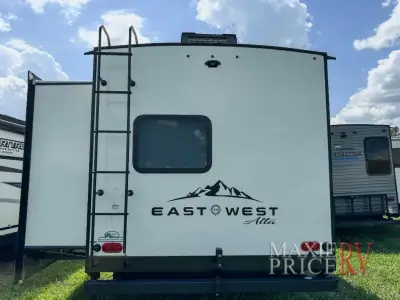 2024 East To West Alta 3150KBH photo 9