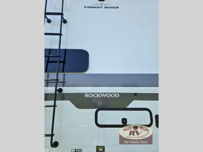 2027 Forest River Rockwood Signature 404SRK photo 9