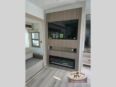 2027 Forest River Rockwood Signature 404SRK photo 35