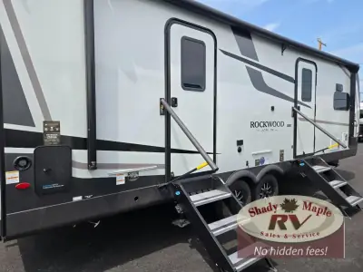 2027 Forest River Rockwood Ultra Lite 2608BS photo 3