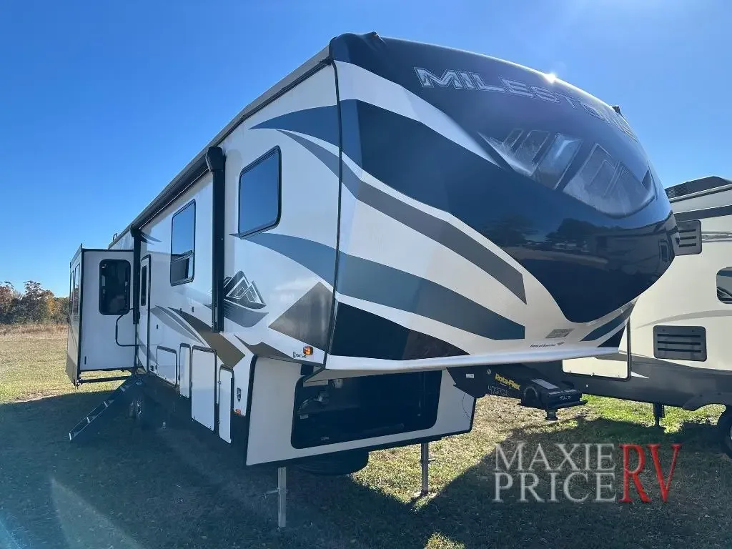 2021 Heartland Milestone 377MB exterior