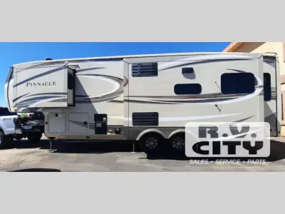 2020 Jayco Pinnacle 32RLTS photo 3