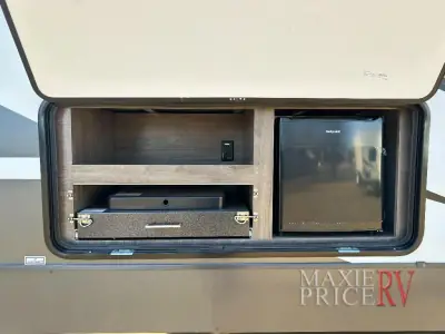 2022 Forest River Rockwood Ultra Lite 2891BH photo 6