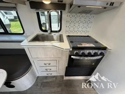 2026 Gulf Stream Vista Cruiser 19ERD photo 5