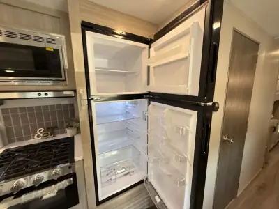 2026 Coachmen CATALINA LEGACY EDITION 343BHTSLE photo 44