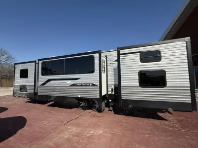 2026 Coachmen CATALINA LEGACY EDITION 343BHTSLE photo 7