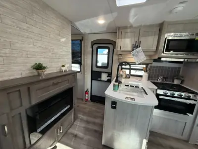 2026 Coachmen CATALINA LEGACY EDITION 343BHTSLE photo 68