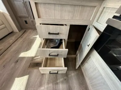 2026 Coachmen CATALINA LEGACY EDITION 343BHTSLE photo 42