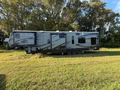 Used 2017 Keystone Fuzion 413