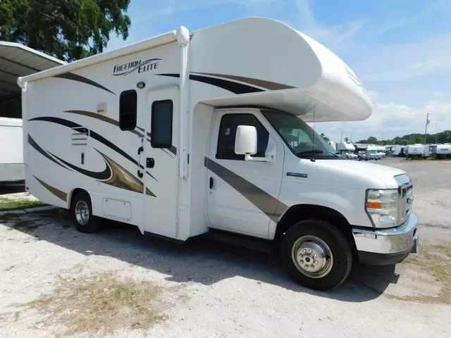 2016 Thor Freedom Elite 22FE exterior