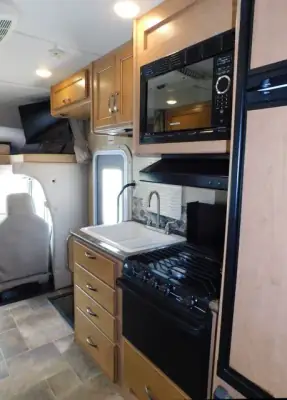 2016 Thor Freedom Elite 22FE photo 12