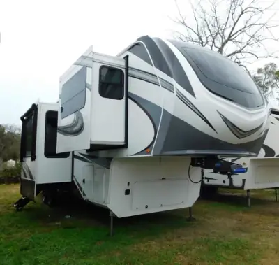 2021 Grand Design Solitude ST346FLS
