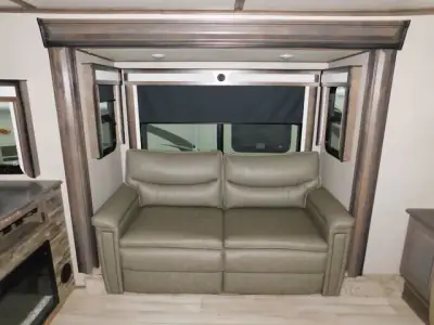 2021 Grand Design Solitude ST346FLS photo 11