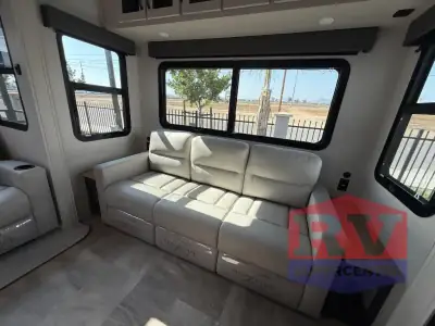 2025 Coachmen Brookstone 370RLLO photo 20