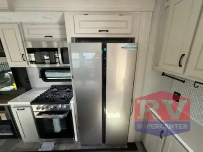 2025 Coachmen Brookstone 370RLLO photo 22