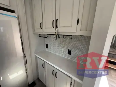 2025 Coachmen Brookstone 370RLLO photo 21
