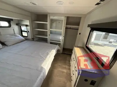 2025 Coachmen Brookstone 370RLLO photo 37