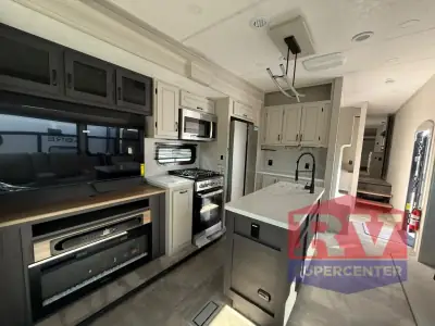 2025 Coachmen Brookstone 370RLLO photo 16