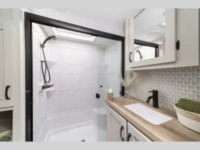 2025 Coachmen Brookstone 370RLLO photo 44