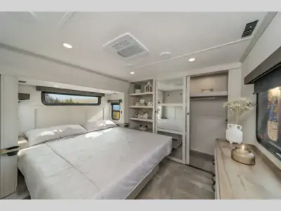 2025 Coachmen Brookstone 370RLLO photo 41