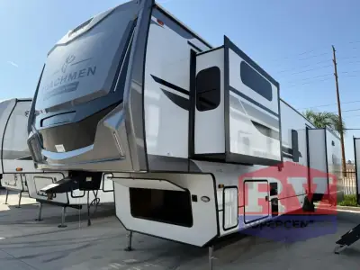 2025 Coachmen Brookstone 370RLLO photo 5