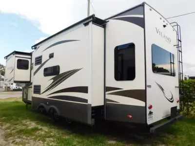 2018 Tiffin Motorhomes Vilano Vanleigh 320GK photo 3
