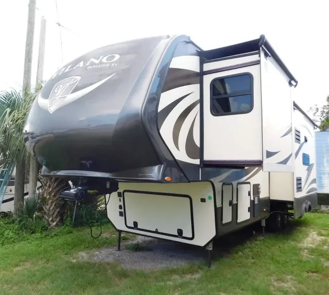 2018 Tiffin Motorhomes Vilano Vanleigh 320GK exterior