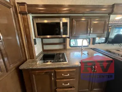 2020 Thor Motor Coach Outlaw 38KB photo 10
