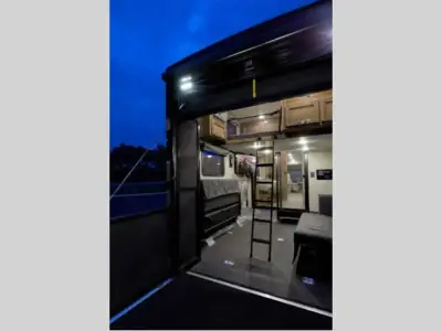 2020 Thor Motor Coach Outlaw 38KB photo 25