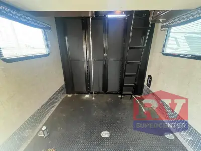 2020 Thor Motor Coach Outlaw 38KB photo 18