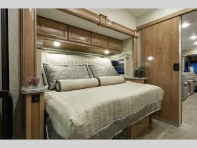 2020 Thor Motor Coach Outlaw 38KB photo 23