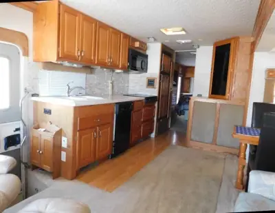 2005 Gulf Stream Crescendo 8356 photo 15