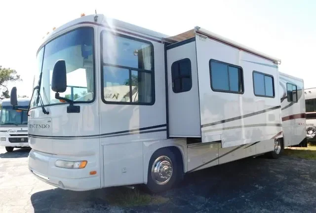 2005 Gulf Stream Crescendo 8356 exterior