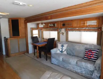 2005 Gulf Stream Crescendo 8356 photo 16