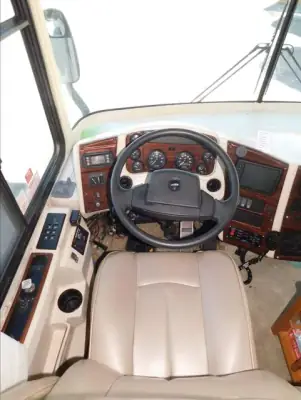 2005 Gulf Stream Crescendo 8356 photo 9