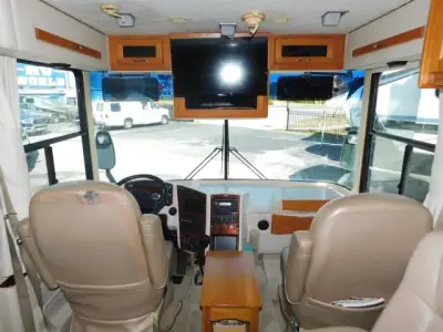 2005 Gulf Stream Crescendo 8356 photo 7