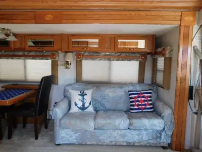 2005 Gulf Stream Crescendo 8356 photo 20
