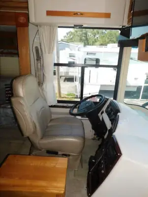 2005 Gulf Stream Crescendo 8356 photo 8