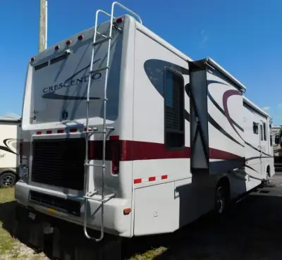 2005 Gulf Stream Crescendo 8356 photo 4