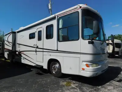 2005 Gulf Stream Crescendo 8356 photo 3