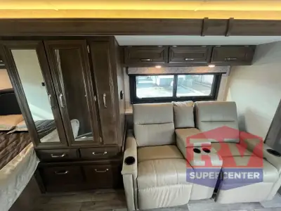 2022 Jayco Melbourne Prestige 24LP photo 9