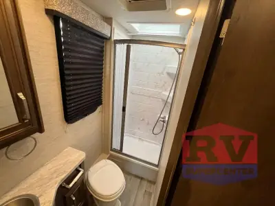 2022 Jayco Melbourne Prestige 24LP photo 16