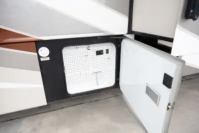 2014 Fleetwood Discovery 40E photo 14