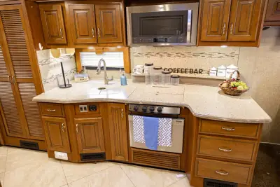 2014 Fleetwood Discovery 40E photo 27