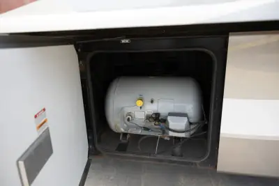 2014 Fleetwood Discovery 40E photo 21