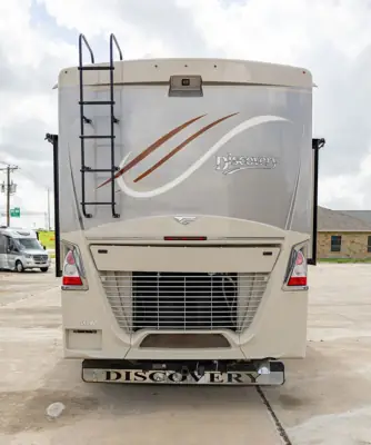 2014 Fleetwood Discovery 40E photo 8