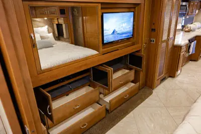 2014 Fleetwood Discovery 40E photo 47