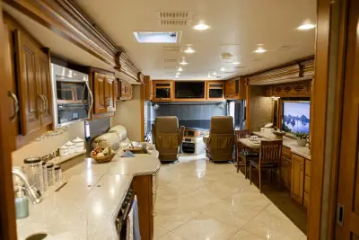 2014 Fleetwood Discovery 40E photo 48