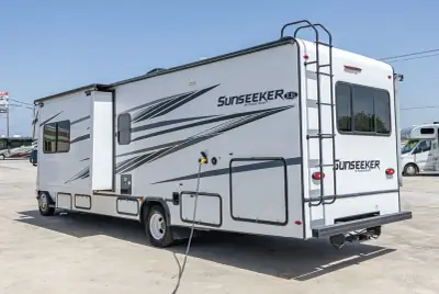 2023 Forest River Sunseeker LE Series Ford Chassis 3250DSLE photo 4