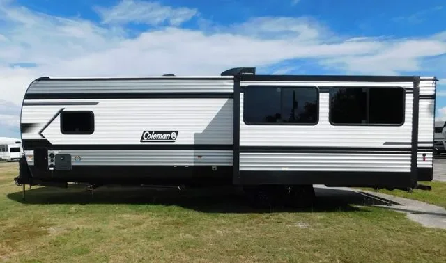 2025 Dutchmen Coleman Lantern 29RKS exterior